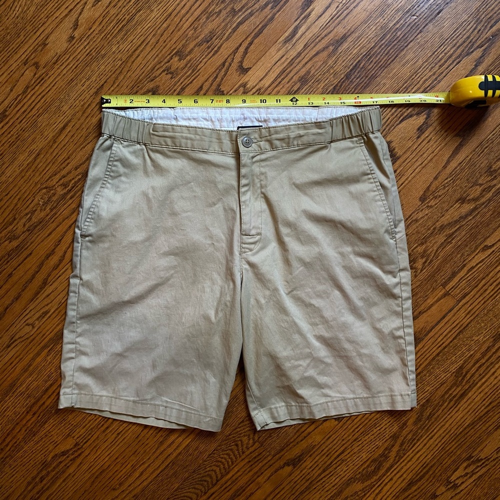 RVCA Men’s Khaki Shorts Size 34